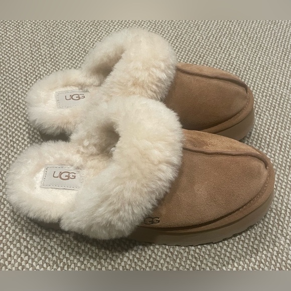 UGG Disquette suede slippers - Picture 8 of 16